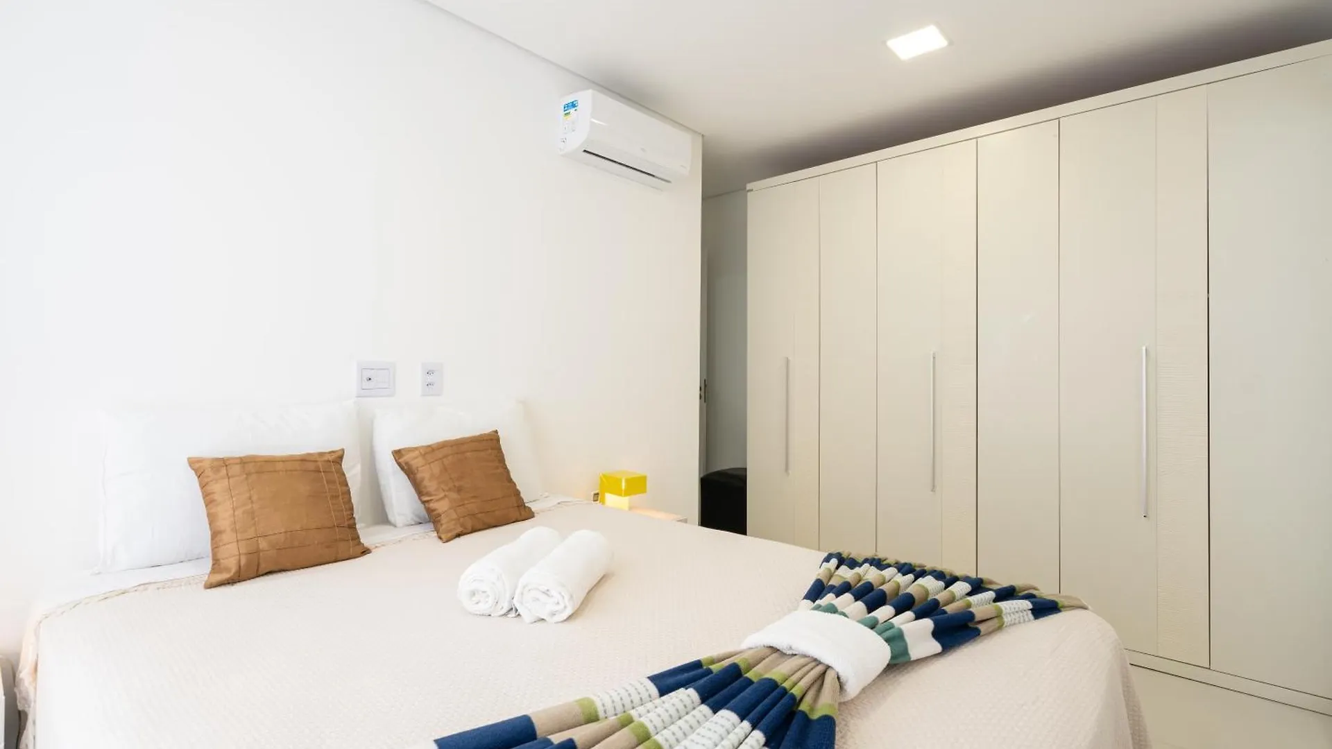 Apartamento Em Condominio Home Club, Ar-Condicionado, Cozinha Completa, Piscina E Jacuzzi Aquecida, Sauna, Academia, Quadra De Esportes Playground Infantil, Salao De Jogos A 40M Da Praia E 15Min Do Beto Carreiro Piçarras Brazilië