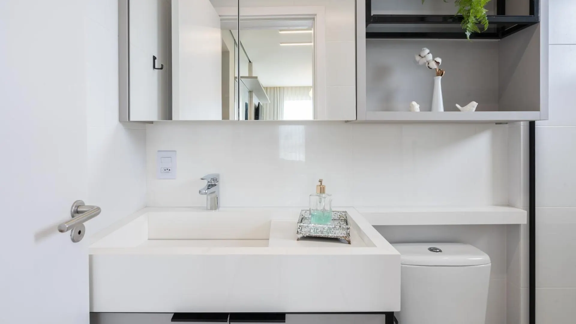 Apartamento Em Condominio Home Club, Ar-Condicionado, Cozinha Completa, Piscina E Jacuzzi Aquecida, Sauna, Academia, Quadra De Esportes Playground Infantil, Salao De Jogos A 40M Da Praia E 15Min Do Beto Carreiro Piçarras