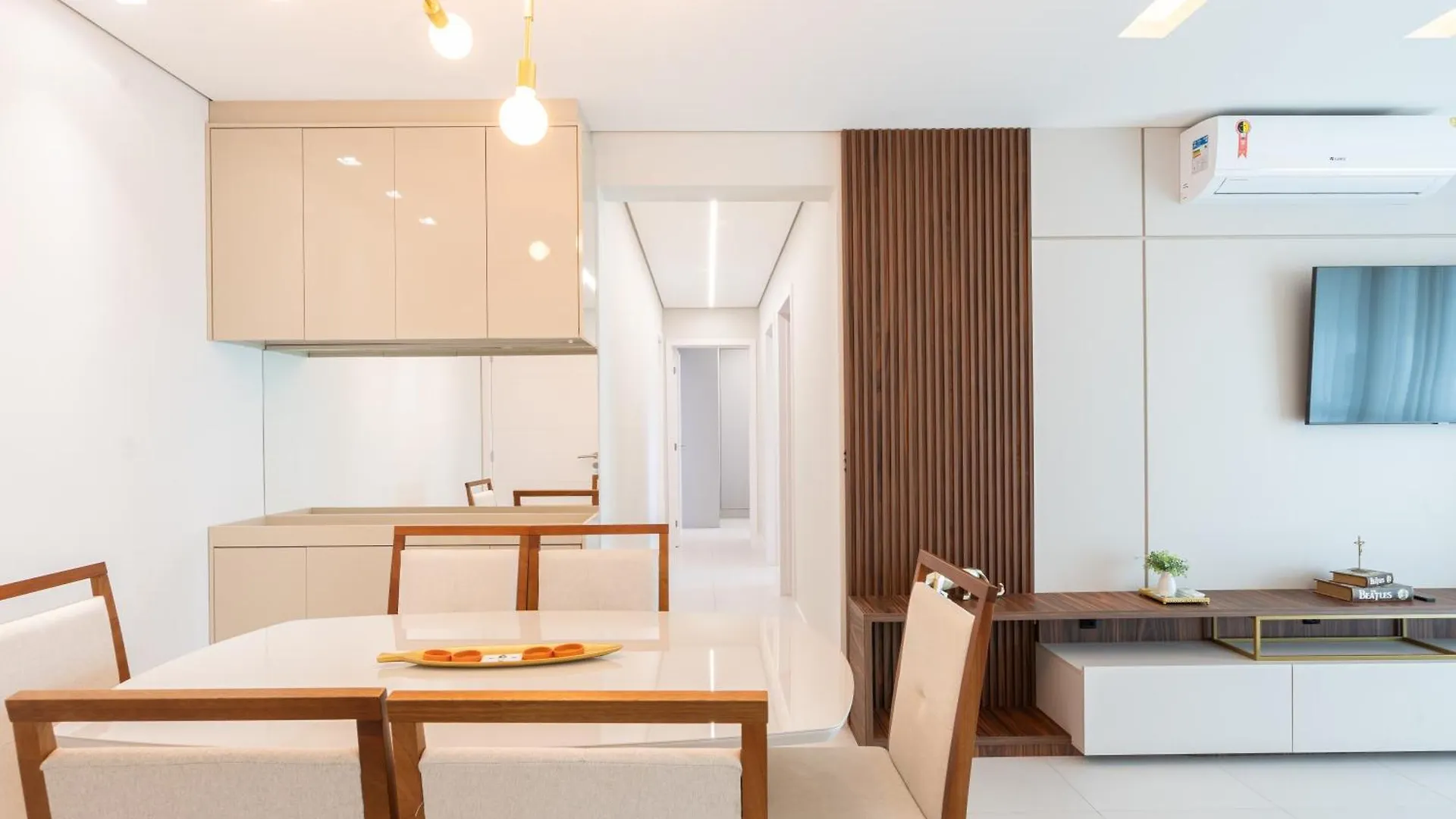 Apartamento Em Condominio Home Club, Ar-Condicionado, Cozinha Completa, Piscina E Jacuzzi Aquecida, Sauna, Academia, Quadra De Esportes Playground Infantil, Salao De Jogos A 40M Da Praia E 15Min Do Beto Carreiro Piçarras