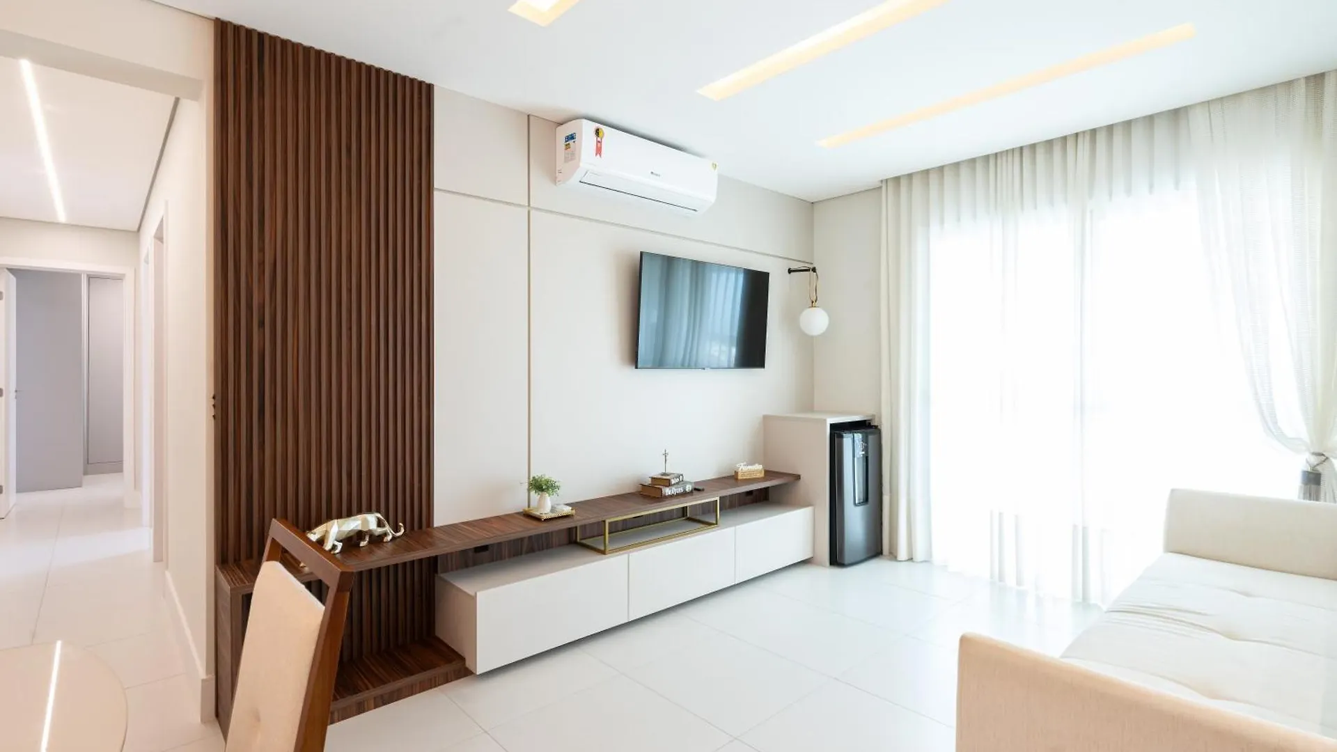 Apartamento Em Condominio Home Club, Ar-Condicionado, Cozinha Completa, Piscina E Jacuzzi Aquecida, Sauna, Academia, Quadra De Esportes Playground Infantil, Salao De Jogos A 40M Da Praia E 15Min Do Beto Carreiro Piçarras