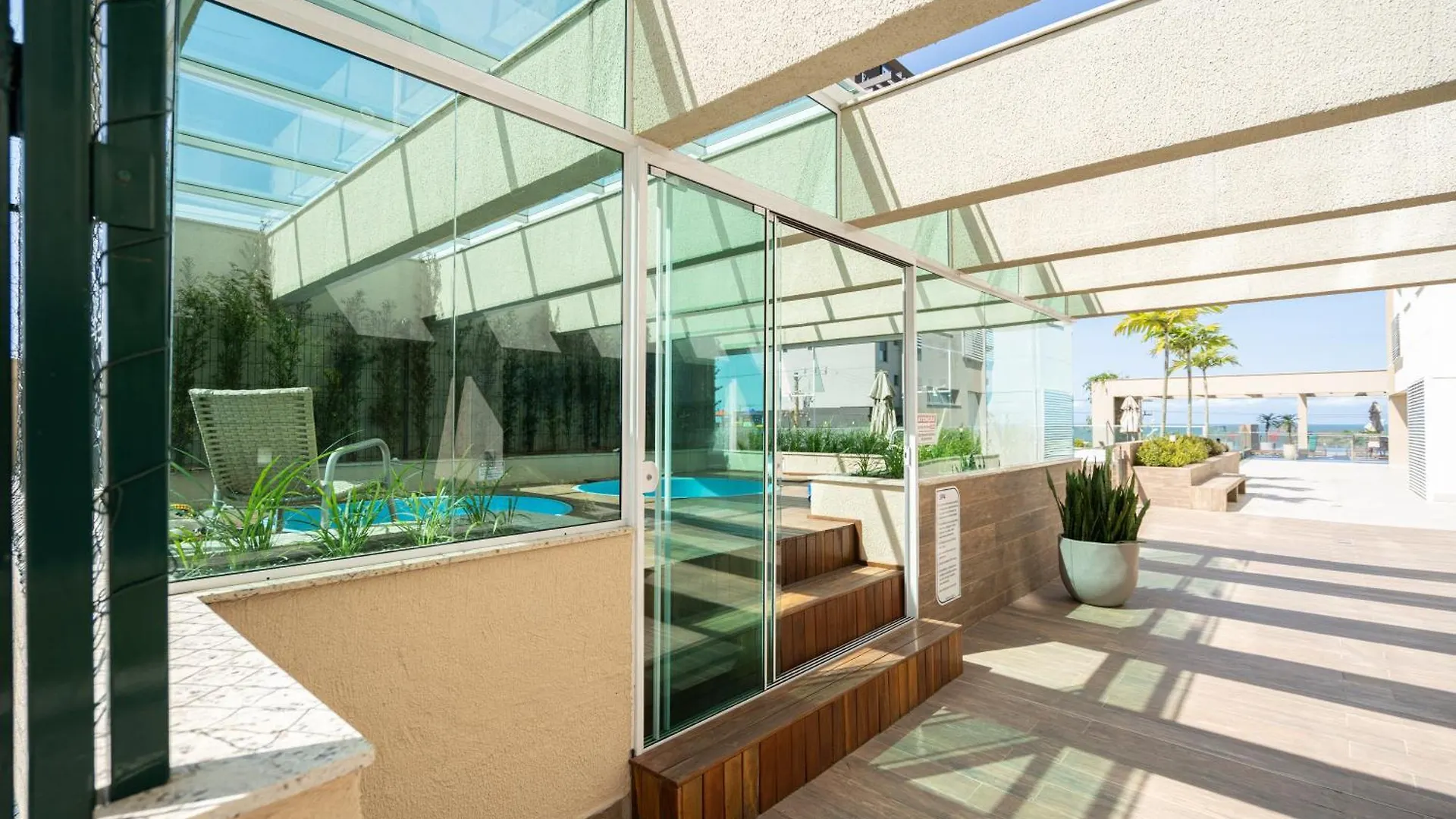 Appartement Apartamento Em Condominio Home Club, Ar-Condicionado, Cozinha Completa, Piscina E Jacuzzi Aquecida, Sauna, Academia, Quadra De Esportes Playground Infantil, Salao De Jogos A 40M Da Praia E 15Min Do Beto Carreiro Piçarras Brazilië
