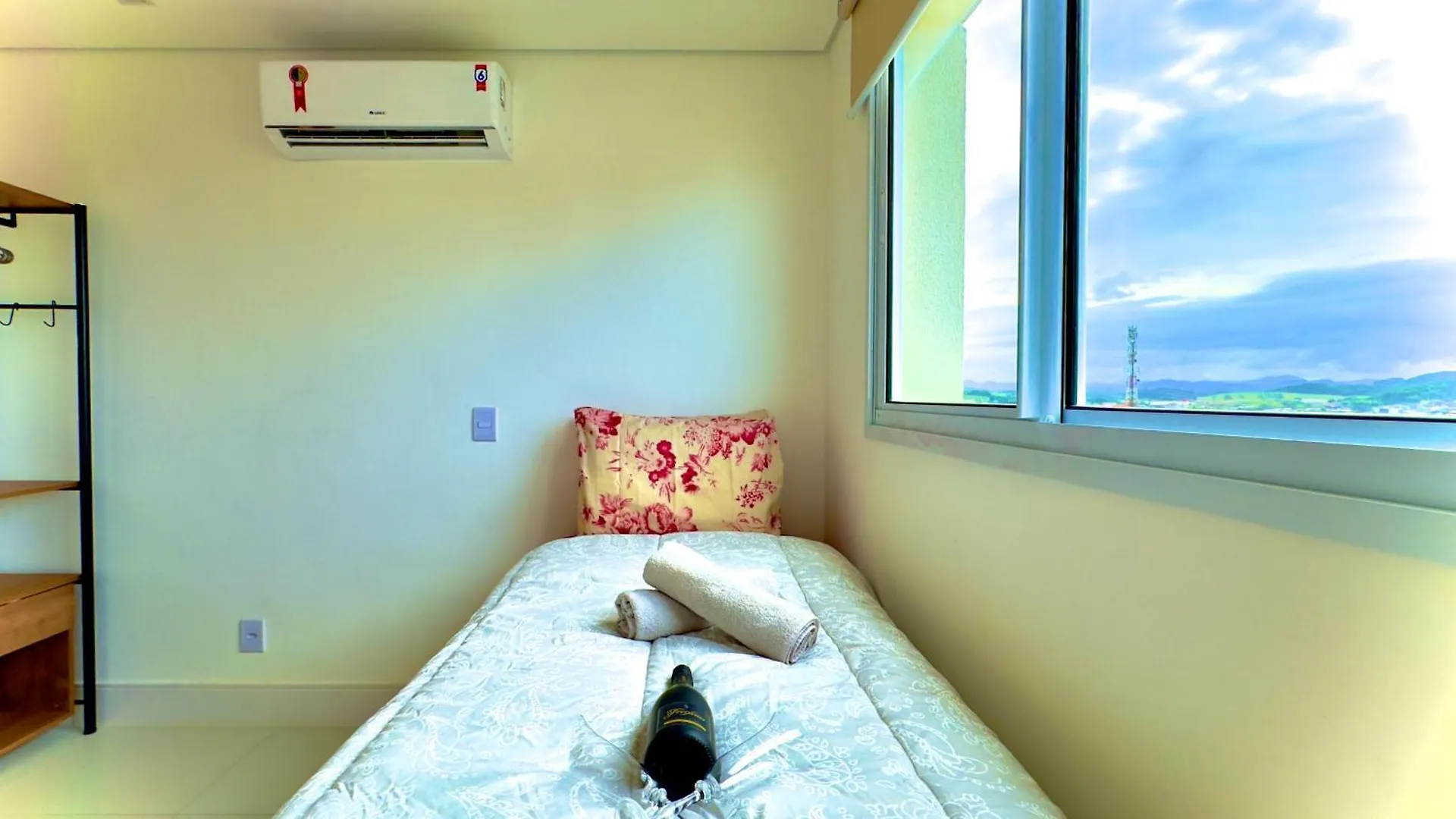 Appartement Apartamento Em Condominio Home Club, Ar-Condicionado, Cozinha Completa, Piscina E Jacuzzi Aquecida, Sauna, Academia, Quadra De Esportes Playground Infantil, Salao De Jogos A 40M Da Praia E 15Min Do Beto Carreiro Piçarras Brazilië