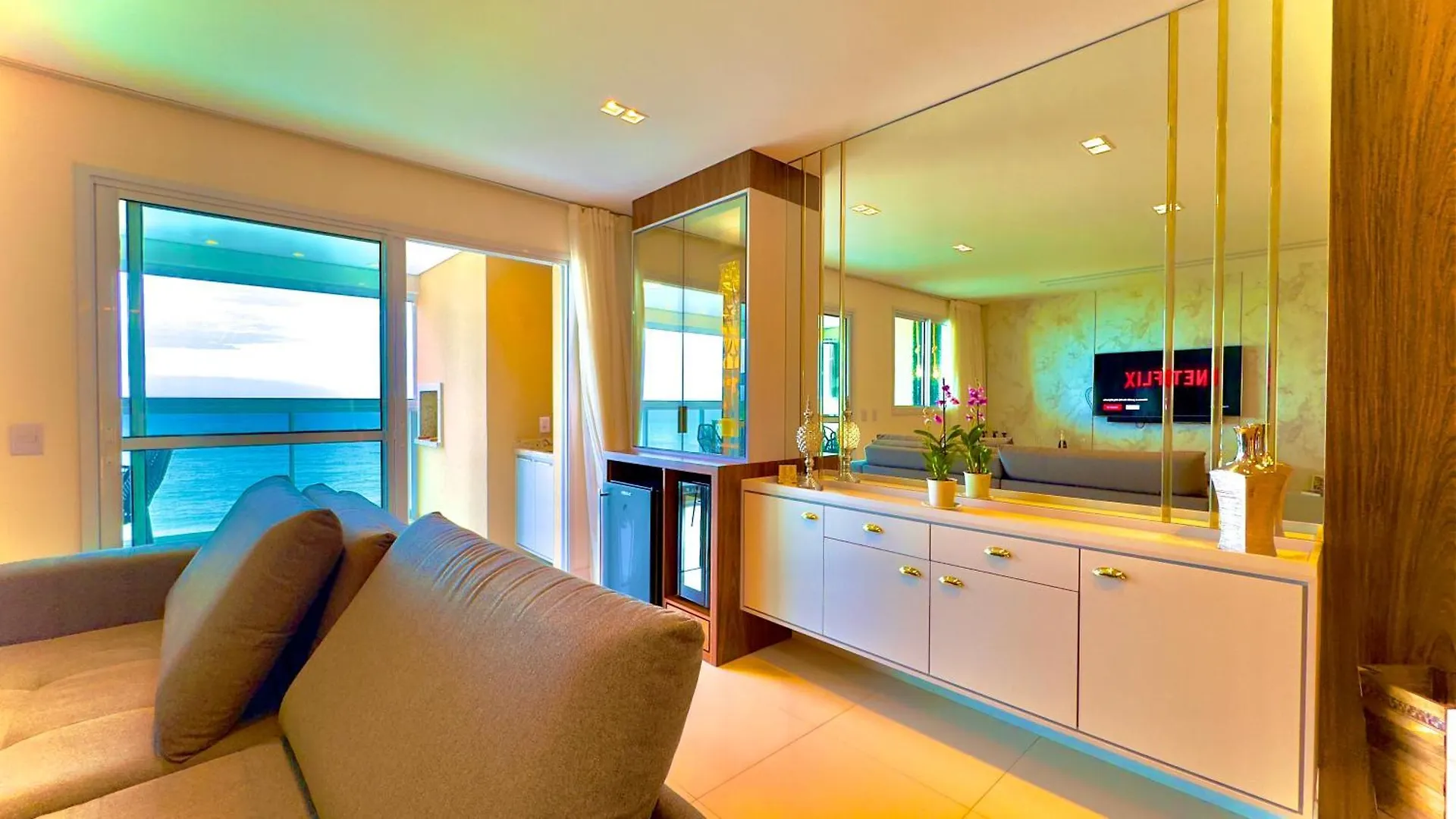 Apartamento Em Condominio Home Club, Ar-Condicionado, Cozinha Completa, Piscina E Jacuzzi Aquecida, Sauna, Academia, Quadra De Esportes Playground Infantil, Salao De Jogos A 40M Da Praia E 15Min Do Beto Carreiro Piçarras